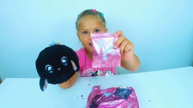 Распаковка модных куколок Na Na Na Surprise с шапками и конфетти ОБЗОР распаковка Сюрприз КУКЛЫ смотреть онлайн