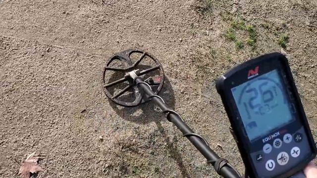 Metal Detecting: Minelab Equinox 800 - Random Old Finds смотреть онлайн