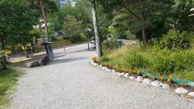 ШВЕЦИЯ. ПРЕКРАСНЫЙ ПАРК С КРАСНОЙ СМОРОДИНОЙ. РЕМОНТ ДОРОГ В ШВЕЦИИ. смотреть онлайн