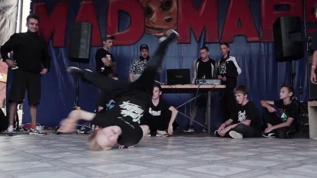 MAD MARS BREAKE DANCE смотреть онлайн