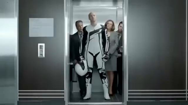 Байкеров замечают везде кроме дороги