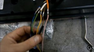 Подгоняем жгуты проводов под задние фонари удлинненной Газели