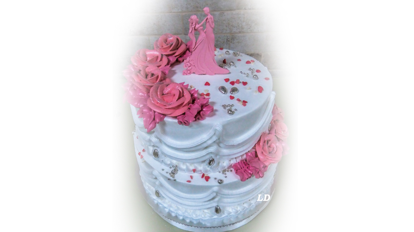 ЖЕНИХ И НЕВЕСТА В ТАНЦЕ. Свадебный торт. Белковый заварной крем.