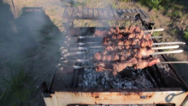 Как сделать классный мангал из старой газовой плиты смотреть онлайн