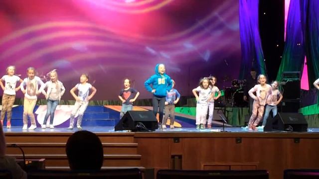 Хор Великан. Лошадь. Кремлевский дворец. 05.07.15. Репетиция перед концертом. смотреть онлайн