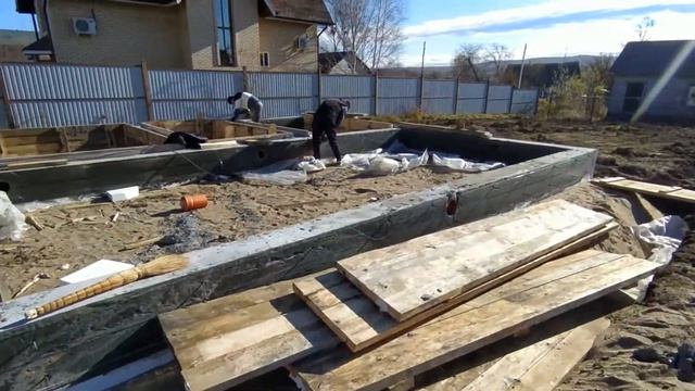 Дом на Горнисте. Готов фундамент буронабивной с ростверком! смотреть онлайн