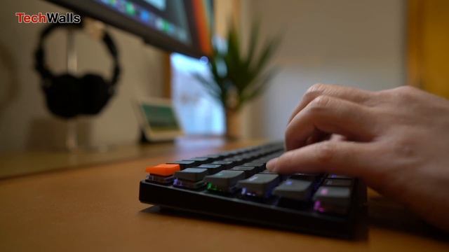 Apple Magic Keyboard With Touch ID Vs Keychron K3 Mechanical Keyboard - Typing Sound Test