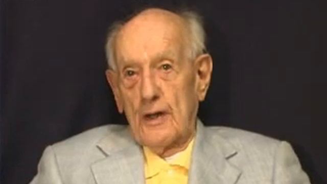 William F. Milliken interview at EAA 2006 - Part 2 - First airplane смотреть онлайн
