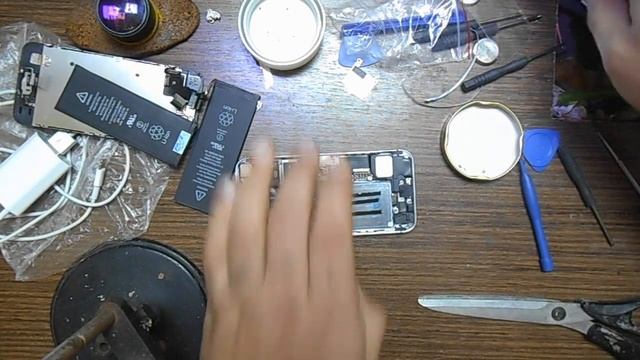 Как разобрать iPhone 5S. Замена АКБ смотреть онлайн