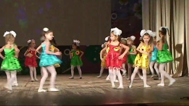 Грация Смурфики Лети лепесток смотреть онлайн