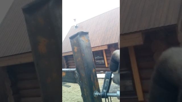 Как приварить длинную профильную трубу на заборе одному. смотреть онлайн