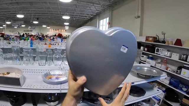 Thrifting Local Goodwills | Huge PROFIT Margins смотреть онлайн