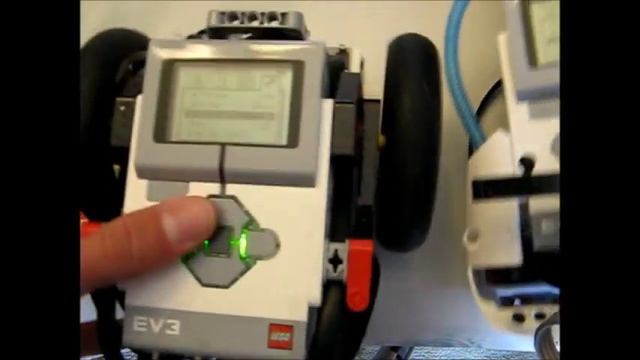 Establish a Bluetooth Connention Between 2 EV3 Bricks смотреть онлайн