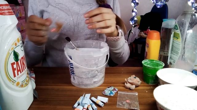 Огромный лизун без клея с бумашками