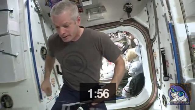 The ISS Women With Permed Hair ft. SciManDan смотреть онлайн