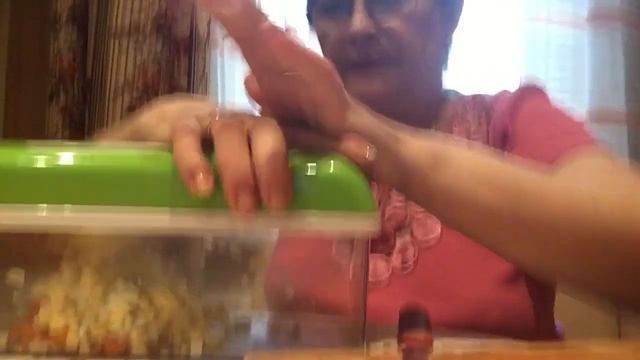 Салат столичный, готовим с Лунитой. смотреть онлайн