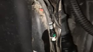 Vesta 1.8 течёт бензин из топливного шланга.