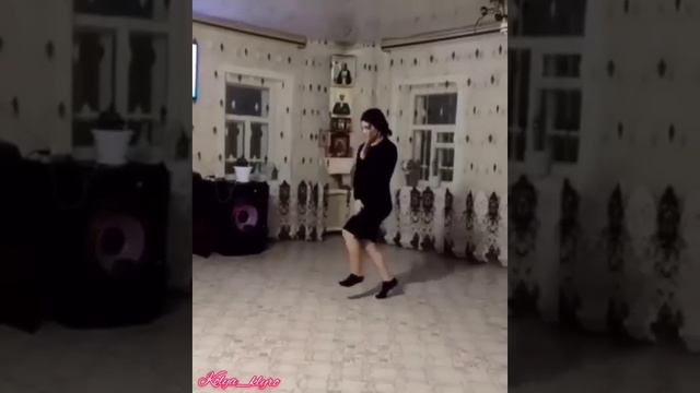 Цыганка танцует дома. Молодец ??? смотреть онлайн