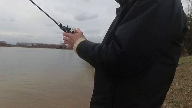 Пасхальная щука. Береговой кастинг. Тестирую новую катушку. Рыбалка в Беларуси. смотреть онлайн