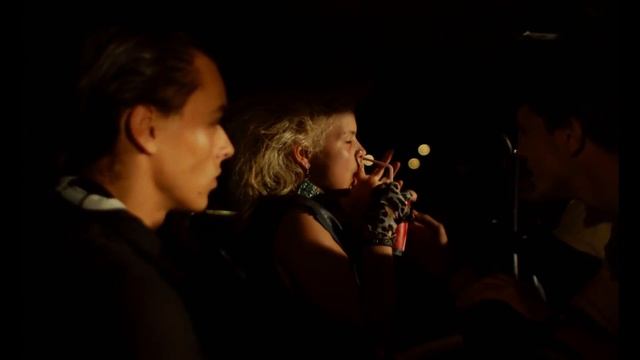 Brandon's Cult Movie Reviews: DEMONS смотреть онлайн