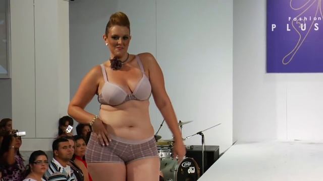 Fashion Plus Size // videorreportagem Carol Thomé смотреть онлайн