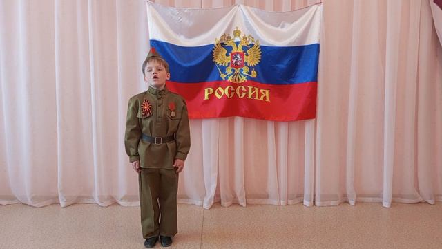 "Мы говорили с мамой о войне..." С.Кадашников. Читает Бородкин Елисей, 5 лет. смотреть онлайн