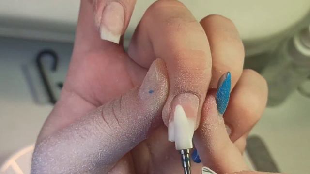 Сорвала покрытие на большом пальце смотреть онлайн