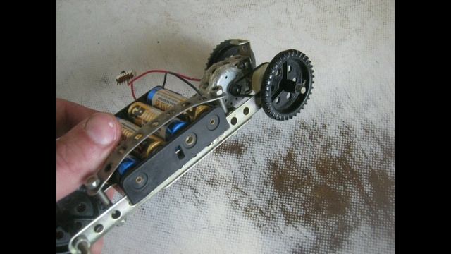 Машинка из старого DVD (Car of DVD recorder) смотреть онлайн
