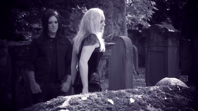 LIV KRISTINE Love Decay feat Michelle Darkness смотреть онлайн