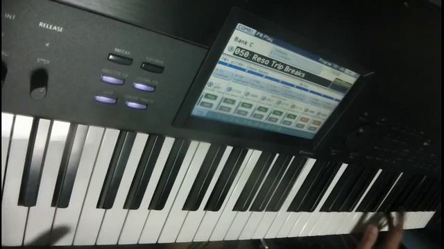 KORG KROME 88 Demo 10 : Combi Bank C # 050 Reso Trip Breaks смотреть онлайн