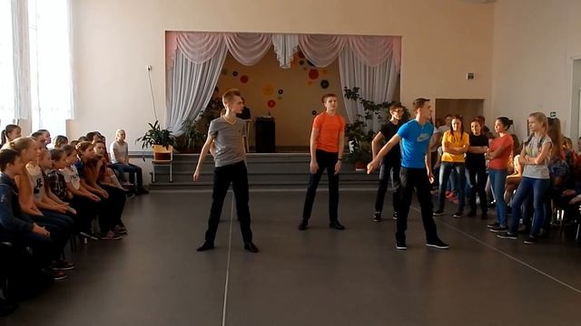 Флешмоб / Круче всех / Танец /Школа / Выпускной класс смотреть онлайн
