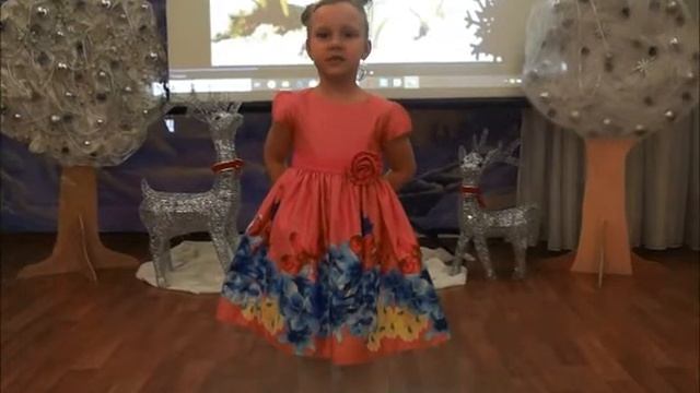 Страна читающая — Мария Почекунина читает произведение "Весенние годы" Ф.И. Тютчева смотреть онлайн