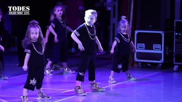 "Хип хоп", группа NEWKids (4-5 лет), школаTODES-Обнинск, выступление в Калуге, 22 декабря 2017 смотреть онлайн