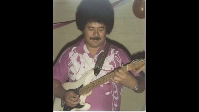 Hala Vuna sung by Paula Ta'atonga смотреть онлайн