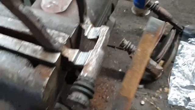 Ремонт Opel Corsa. Замена пружины, тормозов и тепловых экранов. смотреть онлайн