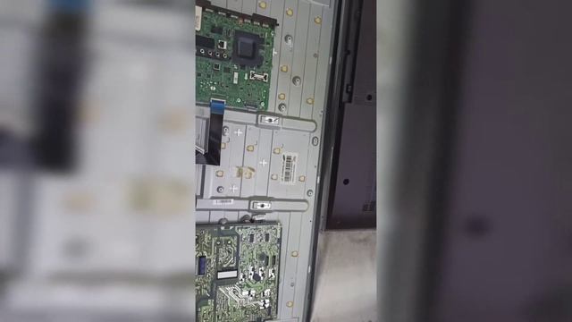 Самсунг UE40F6330AK перезагружается постоянно. смотреть онлайн