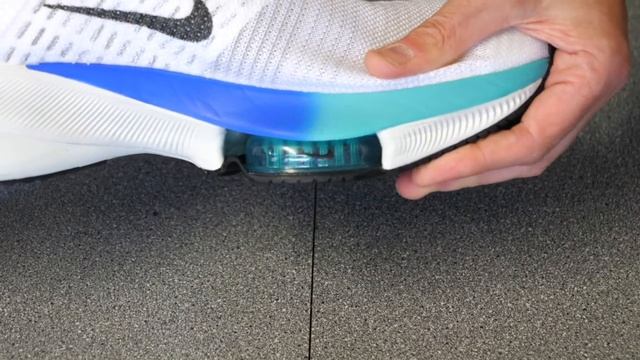 NIKE Air Zoom Tempo Next% | The real runners review смотреть онлайн