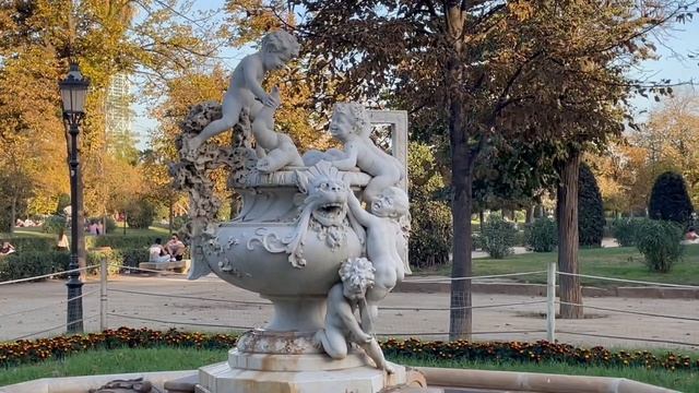 Знаменитые попугаи Барселоны и другие пернатые. смотреть онлайн