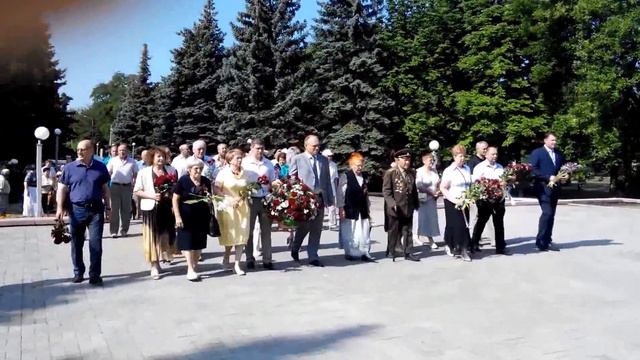 Краматорск. Вечный огонь. Возложение цветов 22 июня 2015 года смотреть онлайн