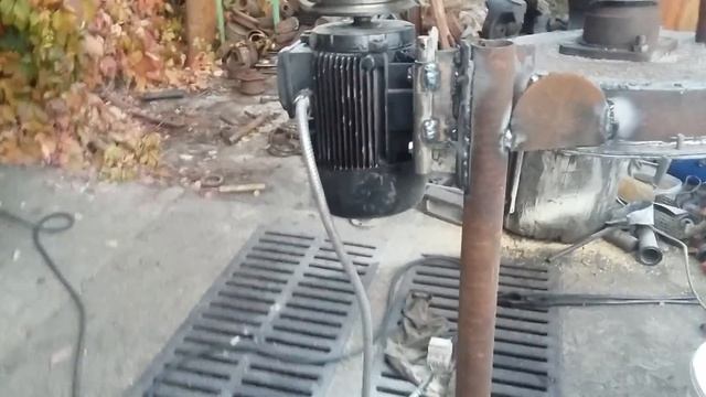 Мельница для зерна.