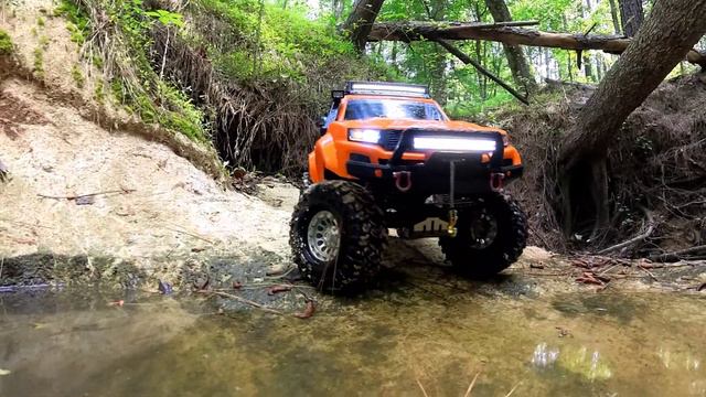1/10 Scale RC Crawler Traxxas TRX4 Sport Creek Crawling / Off-roading