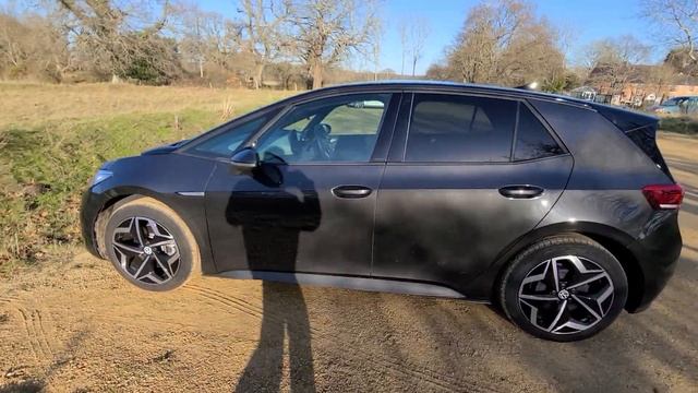 VW ID 3 Exterior Tour (Manganese Grey Metallic) смотреть онлайн