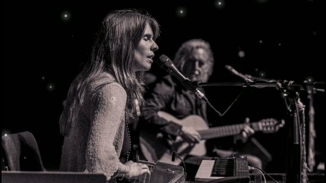 Deva Premal & Miten - Gayatri Mantra (extended To 108 Cycles Live 'Satsang' Version)