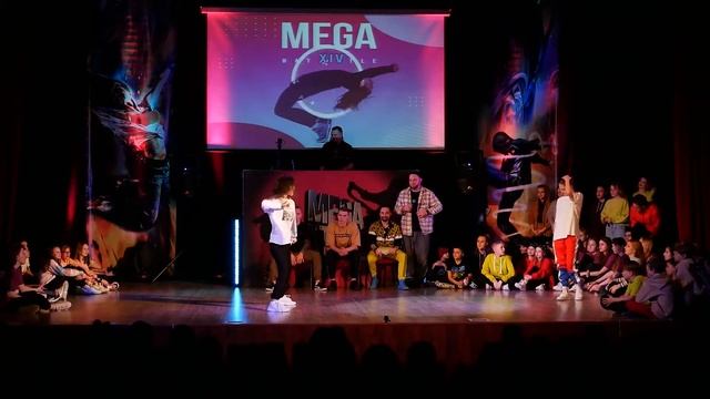 10) HipHop ADULT 1/4 | Анучина VS Исмаилова смотреть онлайн