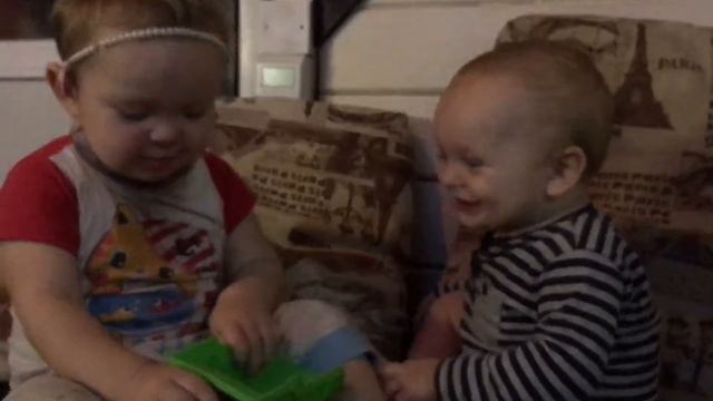 👶👦Братики, старшему год младшему 10 мес Супер нянь смотреть онлайн