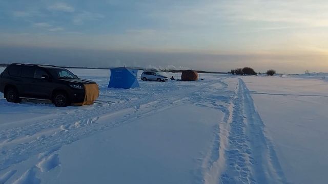 Зимняя рыбалка с ночевкой на Амуре. Февраль 2022 смотреть онлайн