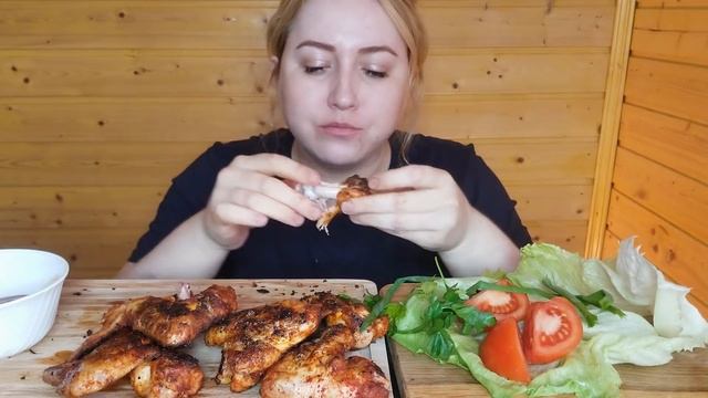 КРЫЛЬЯ КУРИНЫЕ НА РЕШЕТКЕ МАНГАЛ МУКБАНГ АСМР | CHICKEN WINGS ON THE GRILL MANGAL MUKBANG ASMR 먹방 смотреть онлайн