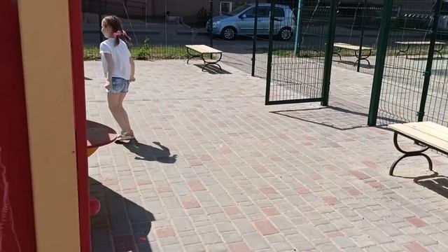 Рыжая ДЕРЕВЕНЩИНА решила стать МАЛЯВКОЙ ! Снова всех надула ! смотреть онлайн