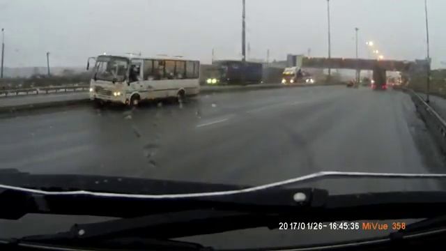 Бешеная маршрутка смотреть онлайн