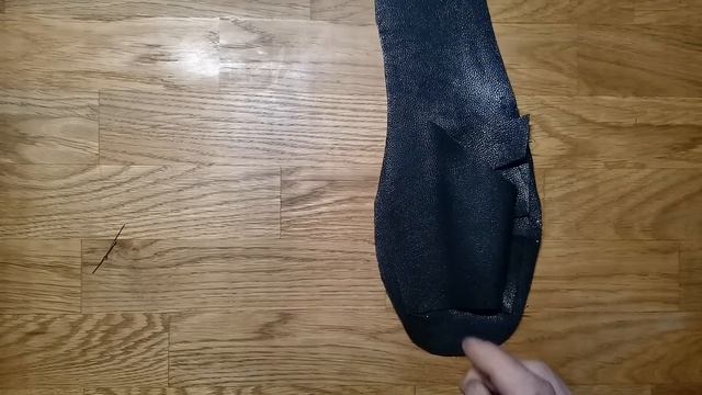 Кожаные шлепанцы из... смотреть онлайн